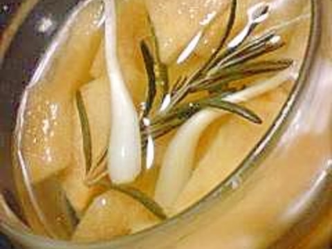 エシャロットのピクルス。